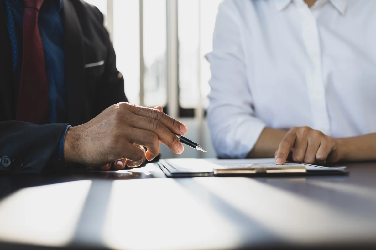 Comprendre les obligations d'assurance en entreprise : un enjeu crucial pour la protection de votre activité
