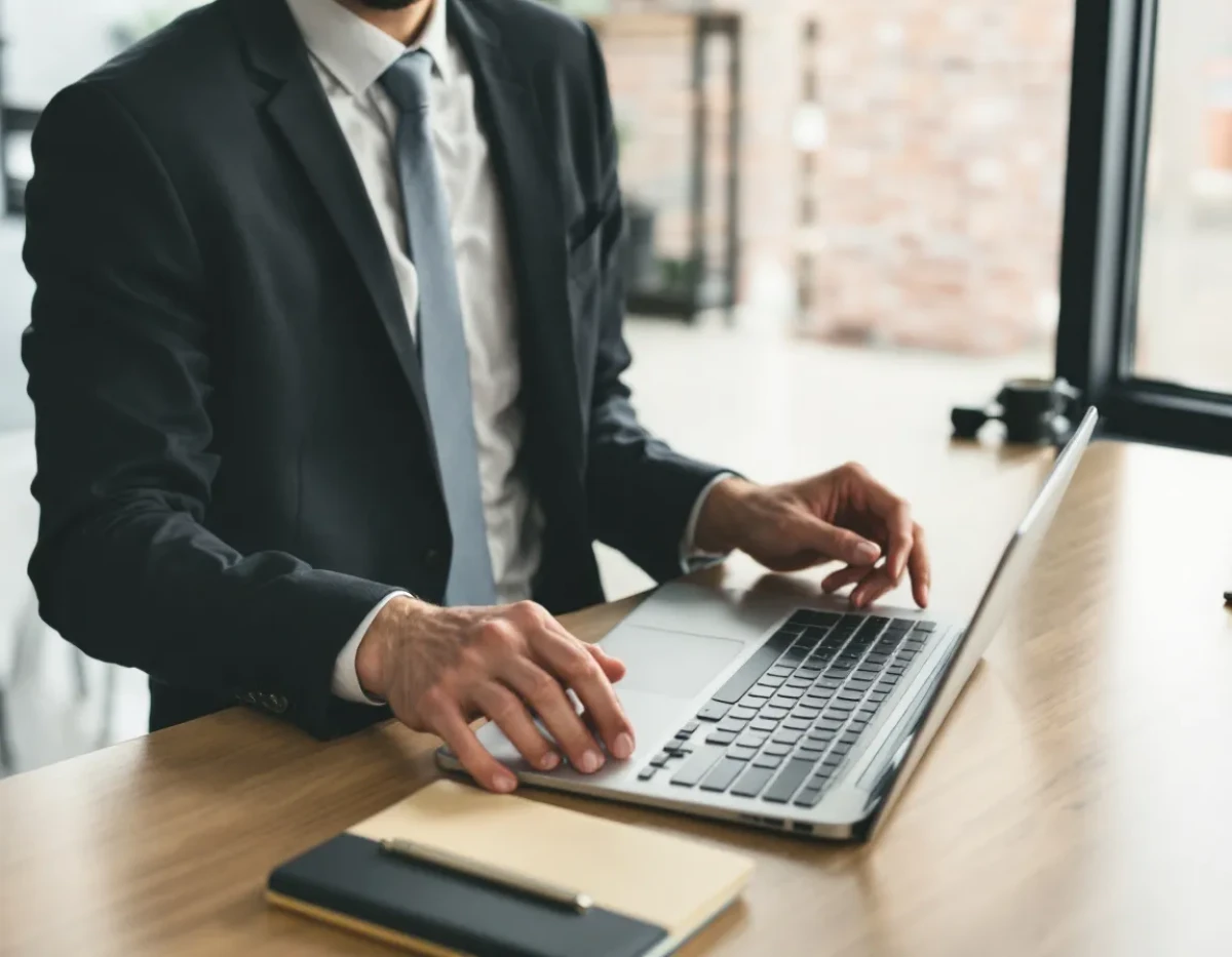 Création d'entreprise en ligne : quelles responsabilités pour le dirigeant ?